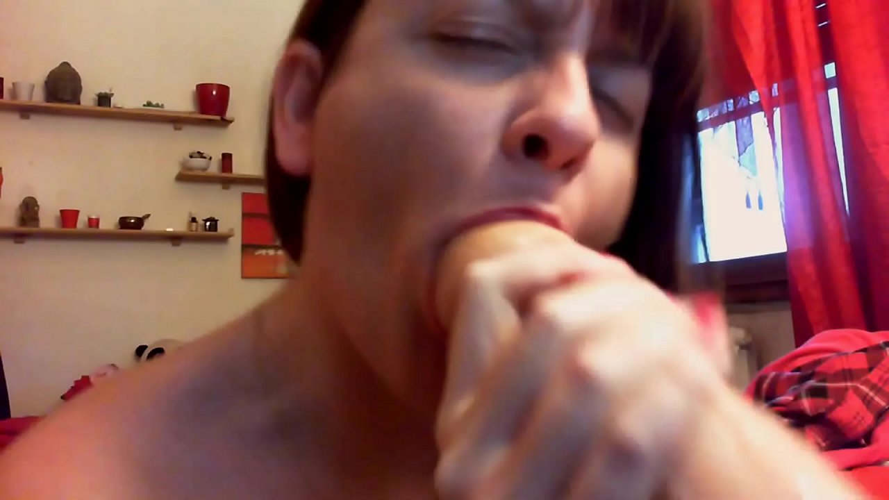 Grande orgasmu per a vostra surella brutta, apre a bocca è beie tuttu